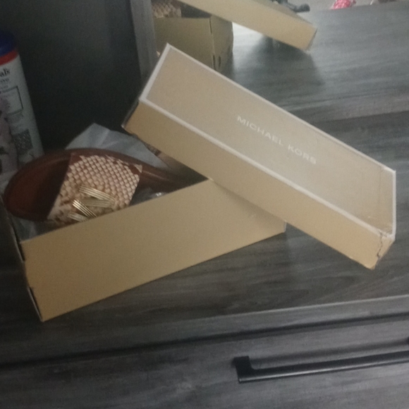 Michael Kors sandals size 9 - Picture 3 of 3